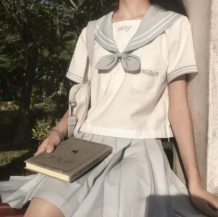 两公婆八条心